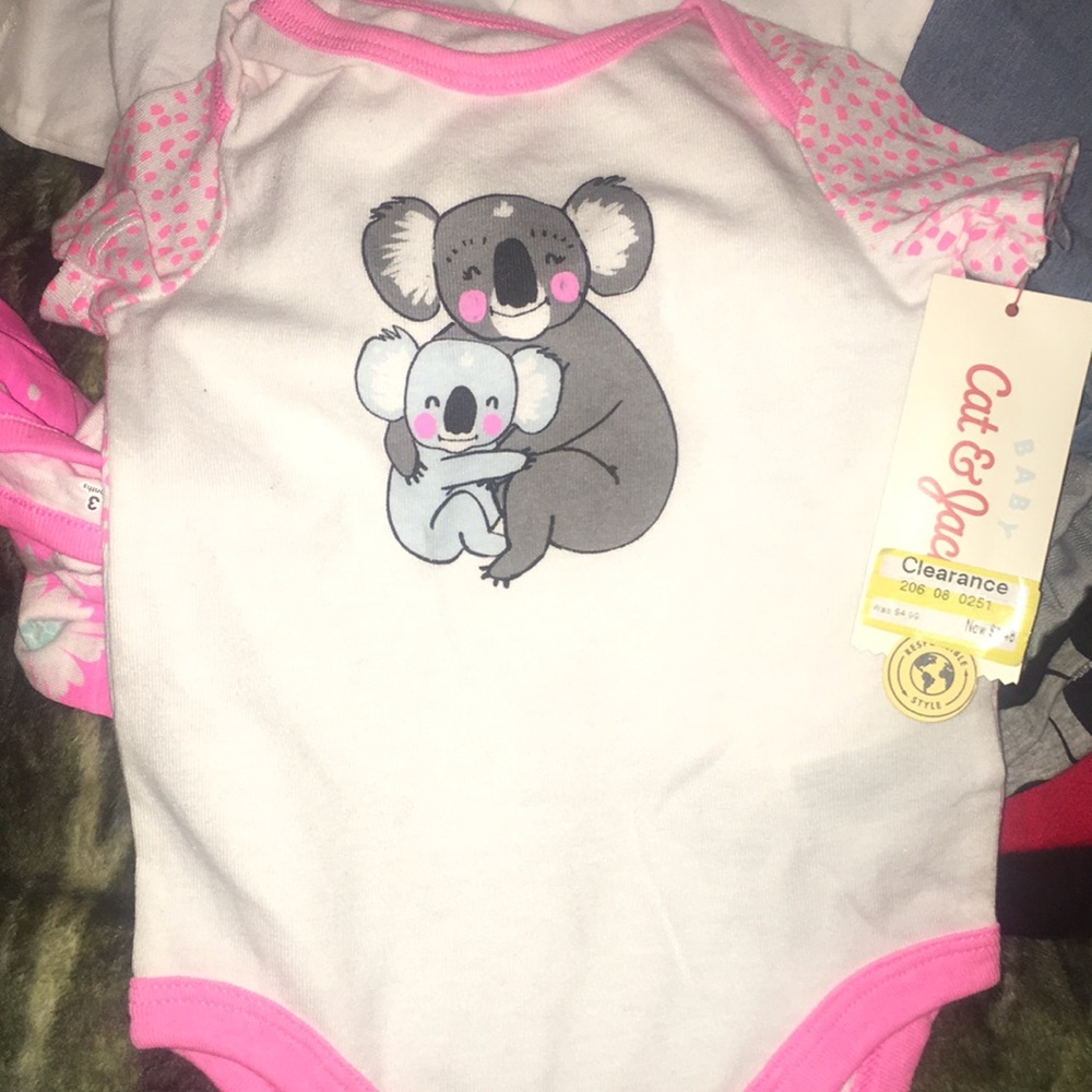 Cat&Jack T-shirt onesie 0-3 months